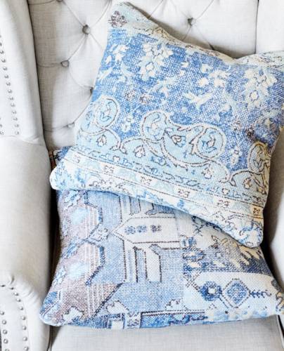 Мастер-класс: диванные подушки из ковриков